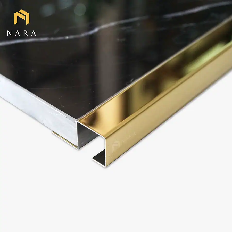 คิ้วกระเบื้องกรอบเหลี่ยม