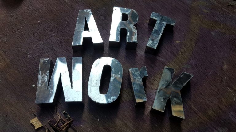 ตัวอย่างตัวอักษรสแตนเลส