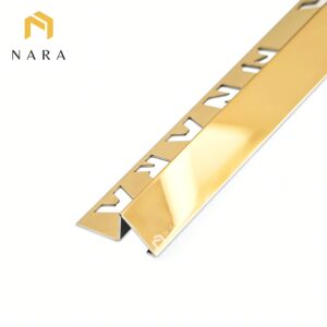 คิ้วกระเบื้องสแตนเลสมุมลาด สีทองเหลือง ผิวเงา 15 มม.