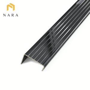 จมูกสแตนเลสแบบตัวยู สีดำเจ็ทแบล็ค ผิวเงา 30 มม.