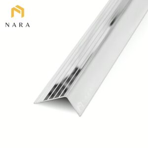 จมูกสแตนเลสแบบฉาก สีเงิน ผิวเงา 40 มม.