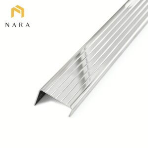 จมูกสแตนเลสแบบตัวยู สีเงิน ผิวเงา 30 มม.