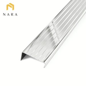 จมูกสแตนเลสแบบตัวยู สีเงิน ผิวเงา 40 มม.